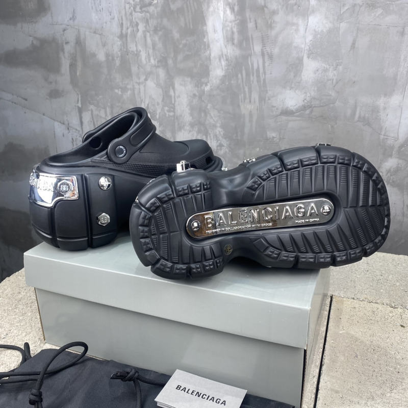 ba*len*cia*ga x Cr*0*s hardCr*0*s sandal black