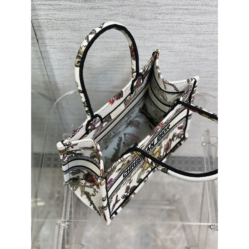 D*or small D*or book tote handbag embroidery white multi