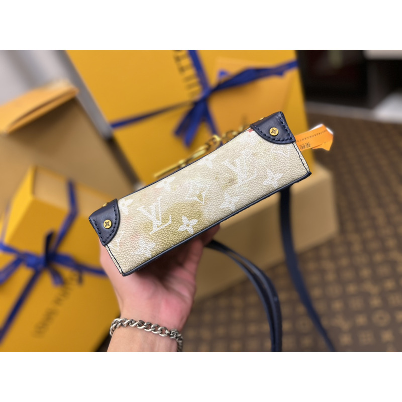 l**is V*t*n steamer wearable wallet ink blue