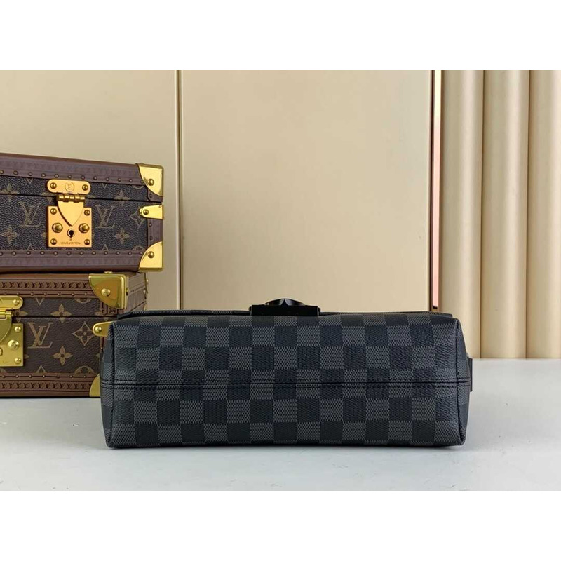 l**is V*t*n messenger pm shoulder bag