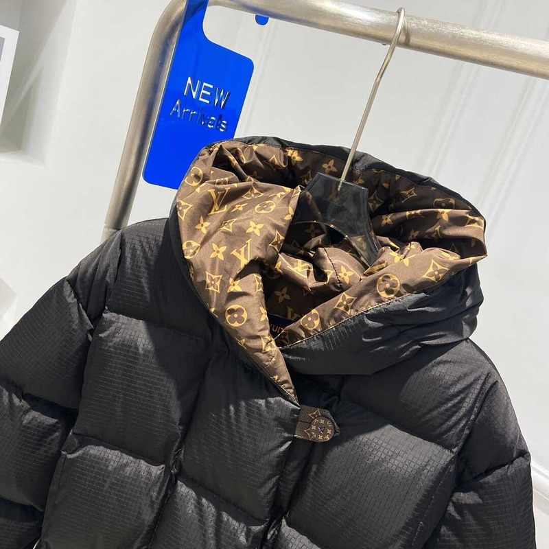 l**is V*t*n long-sleeved pillow puffer jacket black
