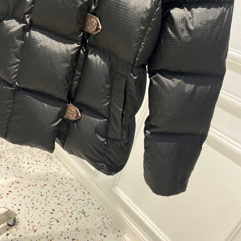 l**is V*t*n long-sleeved pillow puffer jacket black