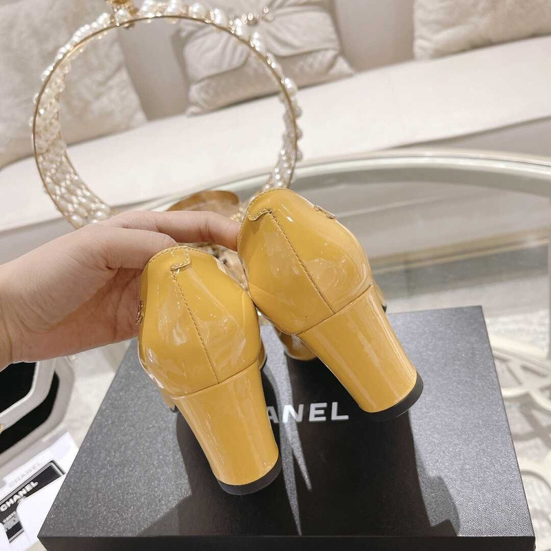 Ch*el pumps yellow and black
