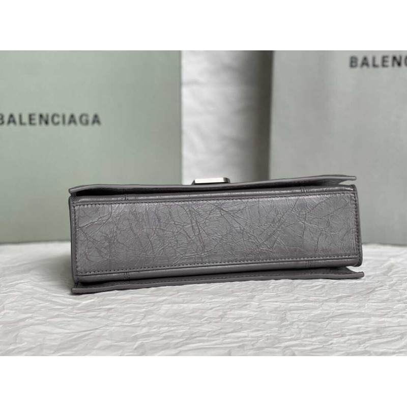 Ba*len*cia*ga women\