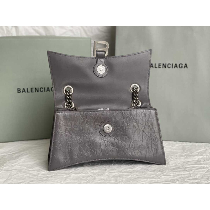 Ba*len*cia*ga women\