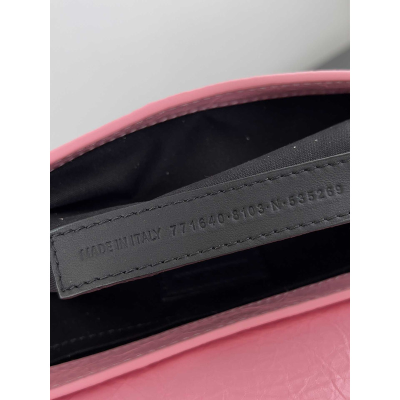 Ba*len*cia*ga women\