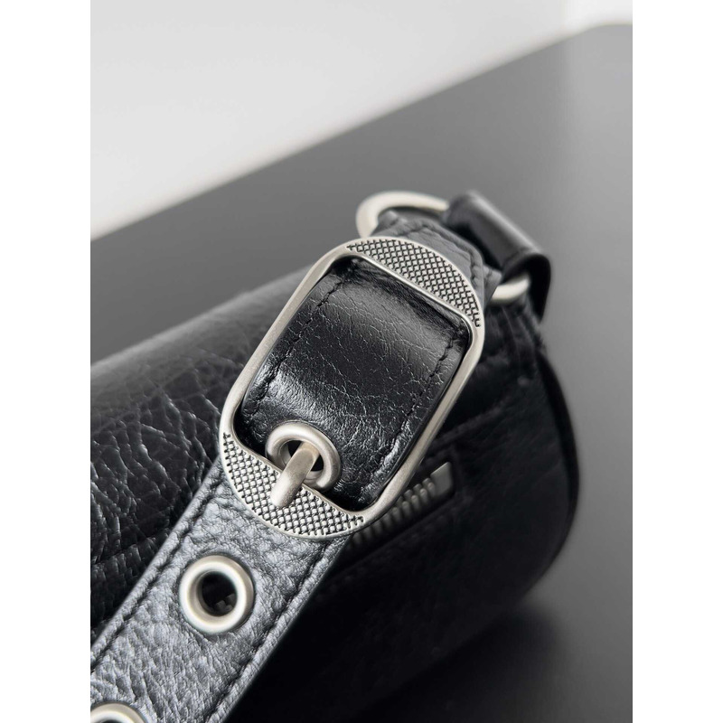 Ba*len*cia*ga women\