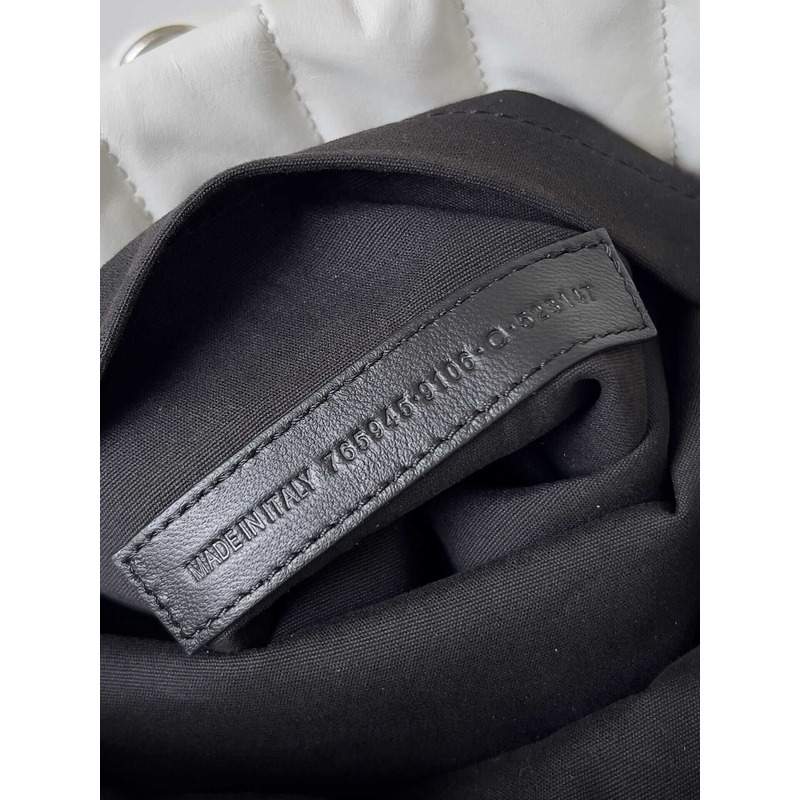 Ba*len*cia*ga  women\