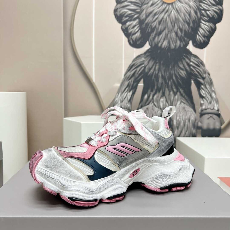 Ba*len*cia*ga cargo sneakers in white and pink