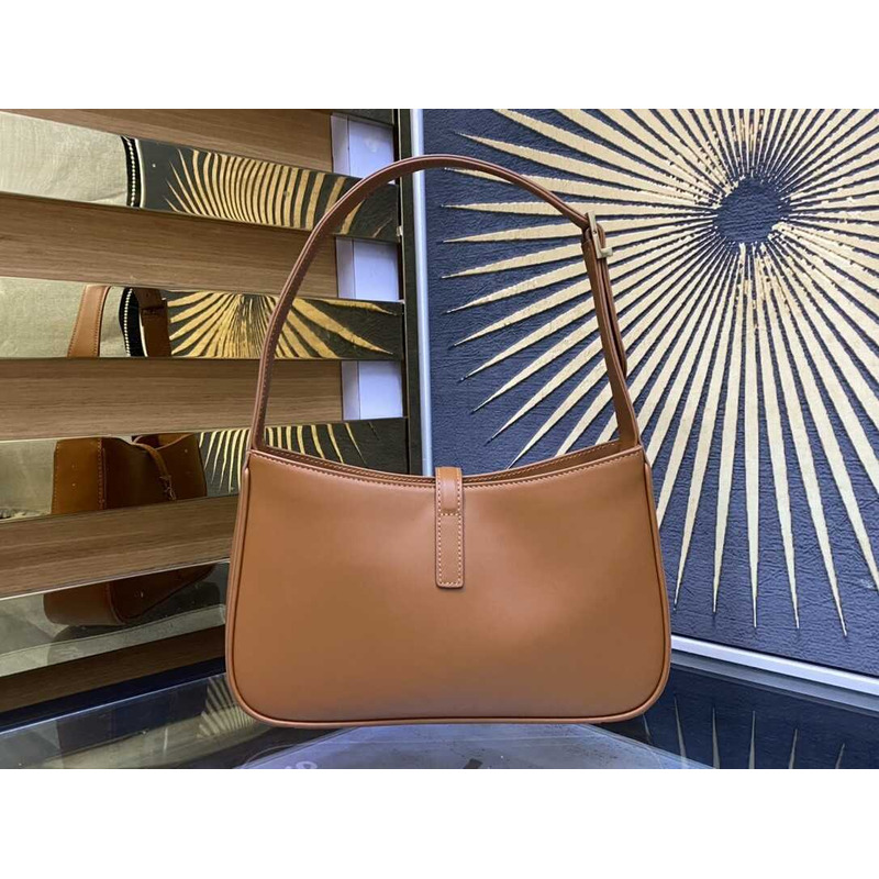 Saint Laurent Le 5 À 7 In Patent Leather Hobo Bag Dune