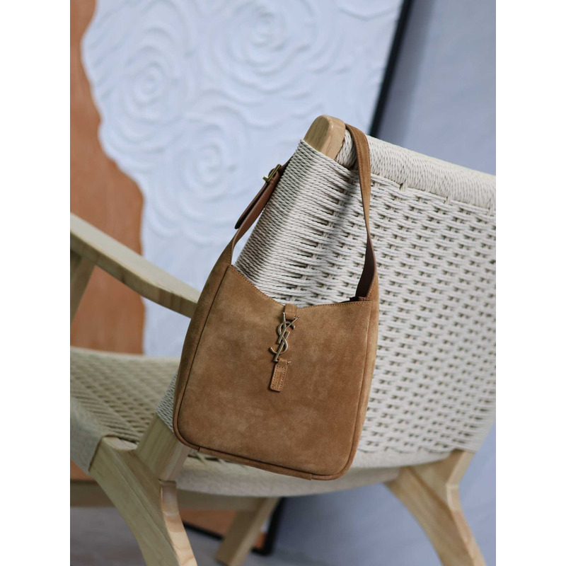 saint laurent le 5 À 7 S*pple small in suede brown caramel