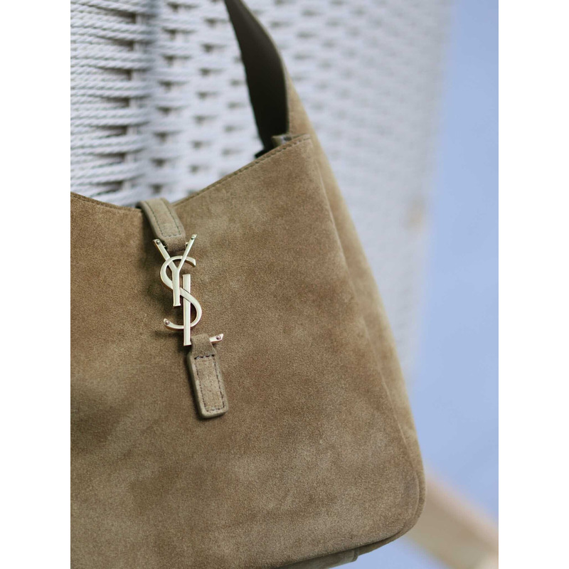 saint laurent le 5 À 7 S*pple small in suede brown