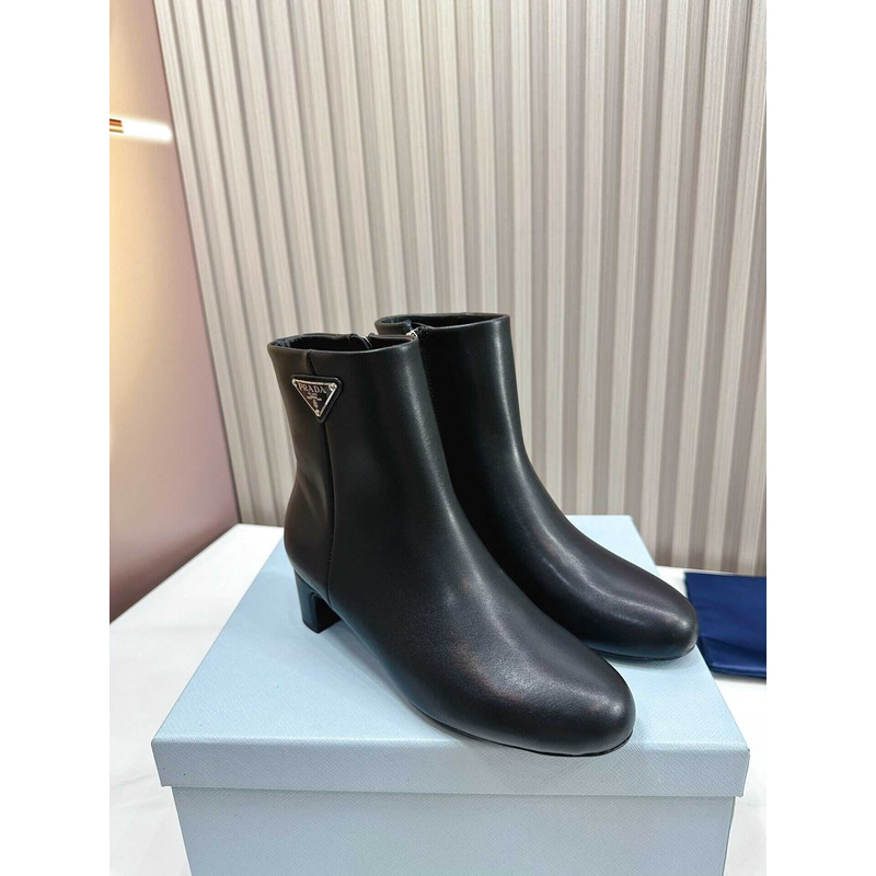 Pra*a leather ankle boots black
