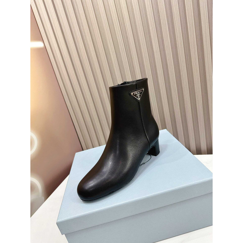 Pra*a leather ankle boots black