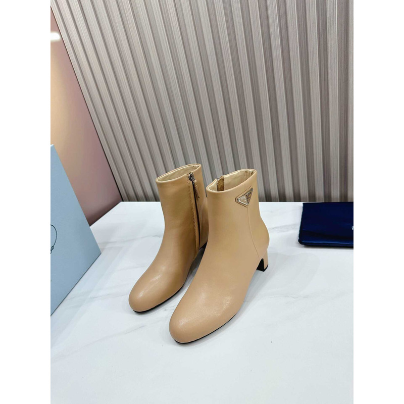 Pra*a leather ankle boots beige