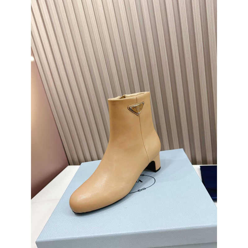 Pra*a leather ankle boots beige