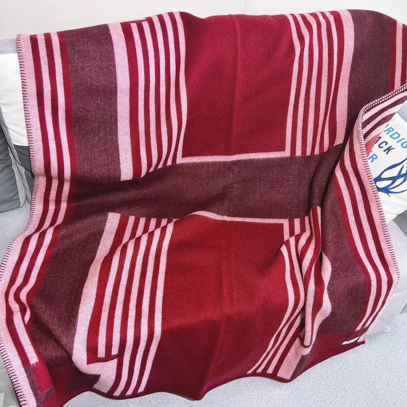 H**mes ithaque blanket in bordeaux wool and cashmere red