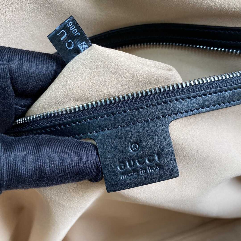 g*u*i gg S*p*e canvas briefcase beige