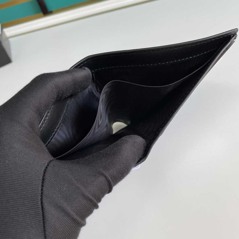 g*u*i web gg S*p*e wallet brown black