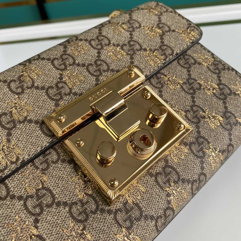 G*u*i padlock medium gg bee shoulder bag beige