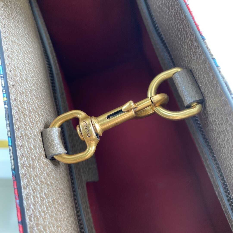 G*u*i x disney limited tote beige