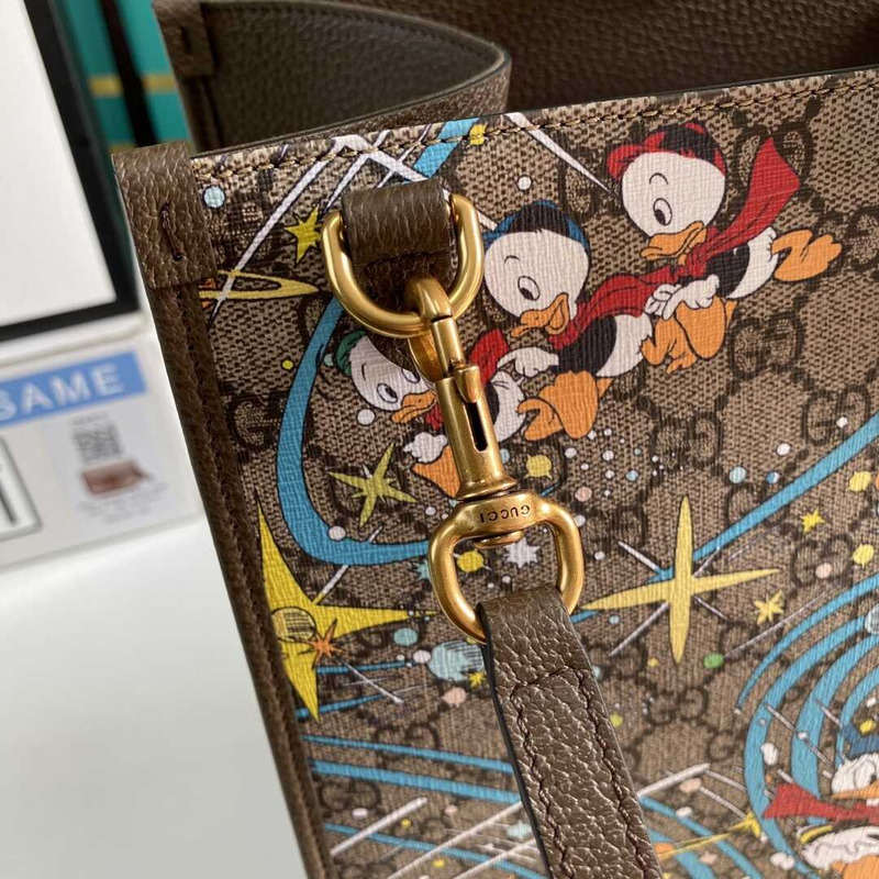 G*u*i x disney limited tote beige