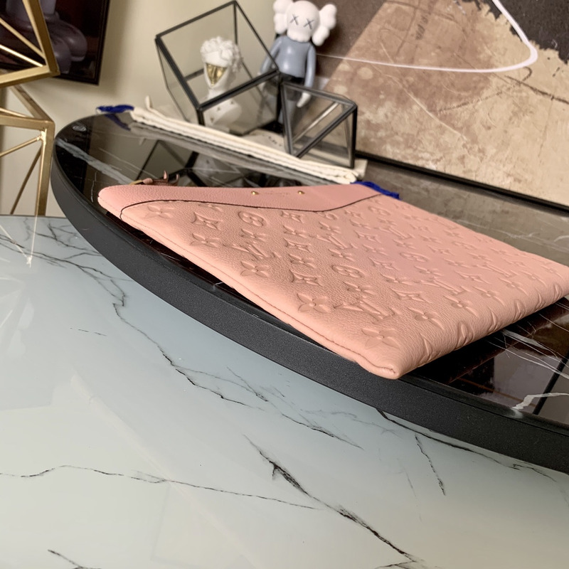 l**is V*t*n daily pouch monogram empreinte rose poudre