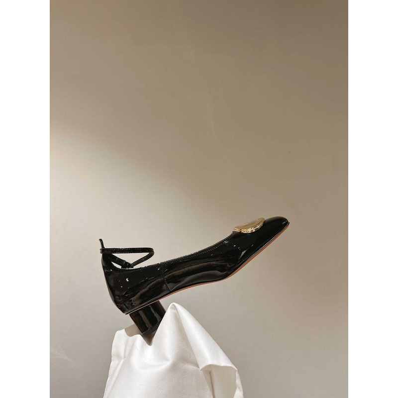 forever D*or pump black patent calfskin