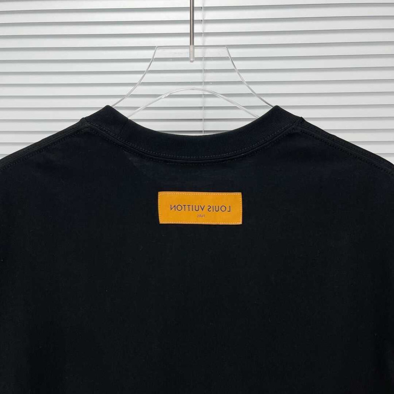 l**is V*t*n cotton t-shirt black