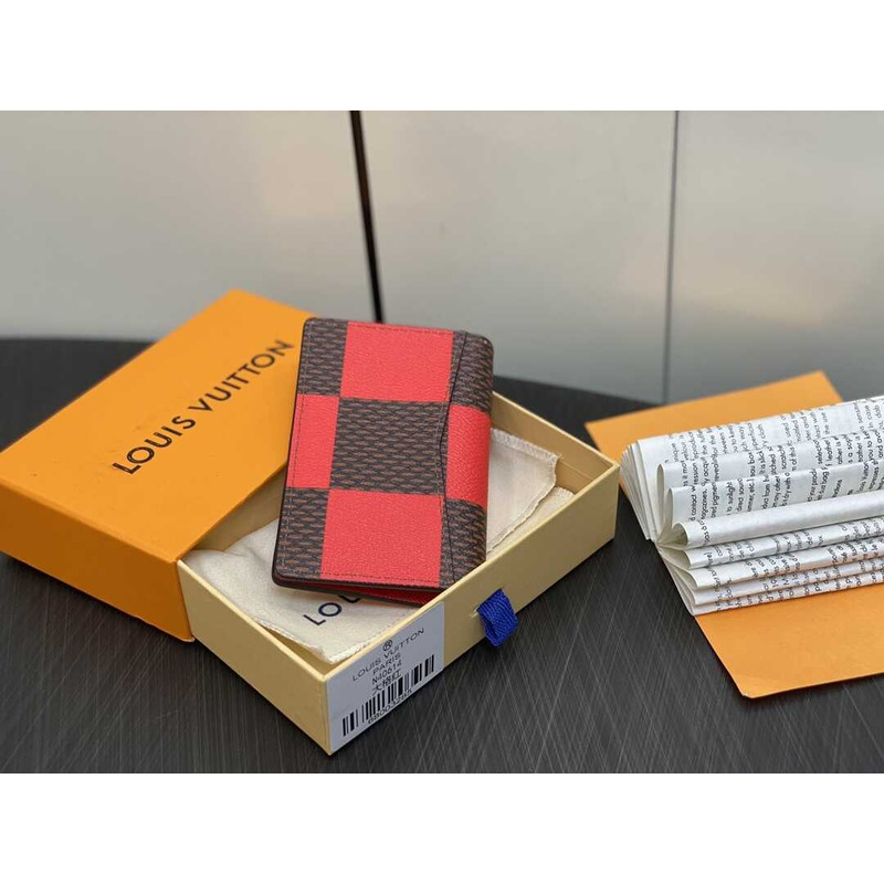 l**is V*t*n pocket organizer damier red