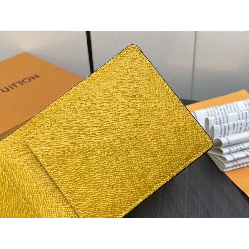 l**is V*t*n pocket organizer damier yellow
