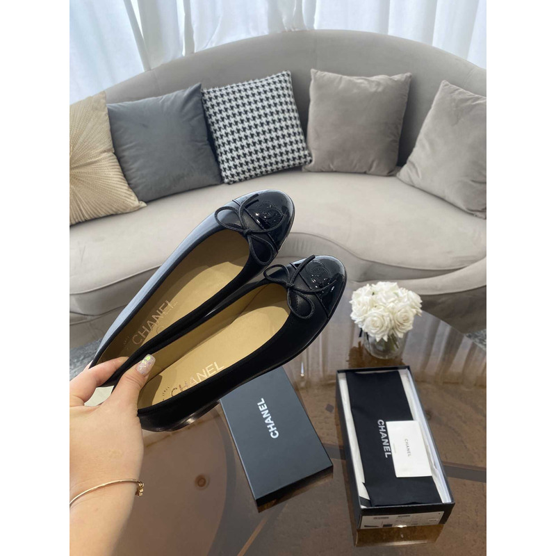 Ch*el black leather cc cap toe ballet flats