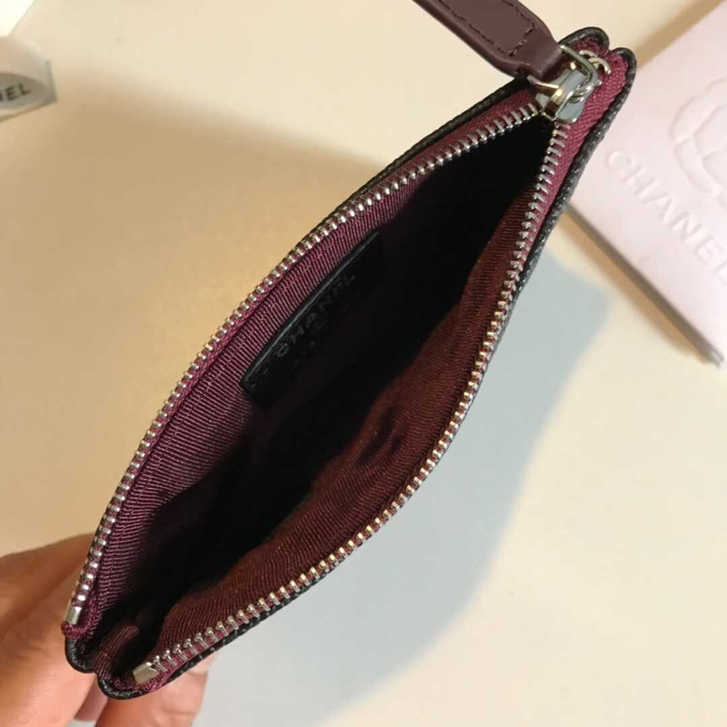 Ch*el caviar wallet black