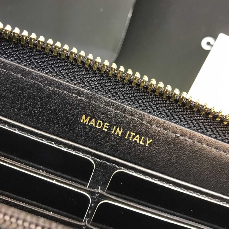 Ch*el boy Ch*el round long wallet lambskin black