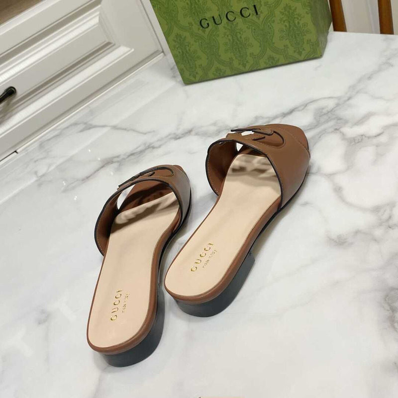 G*u*i women`s interlocking g cut-out slides sandal