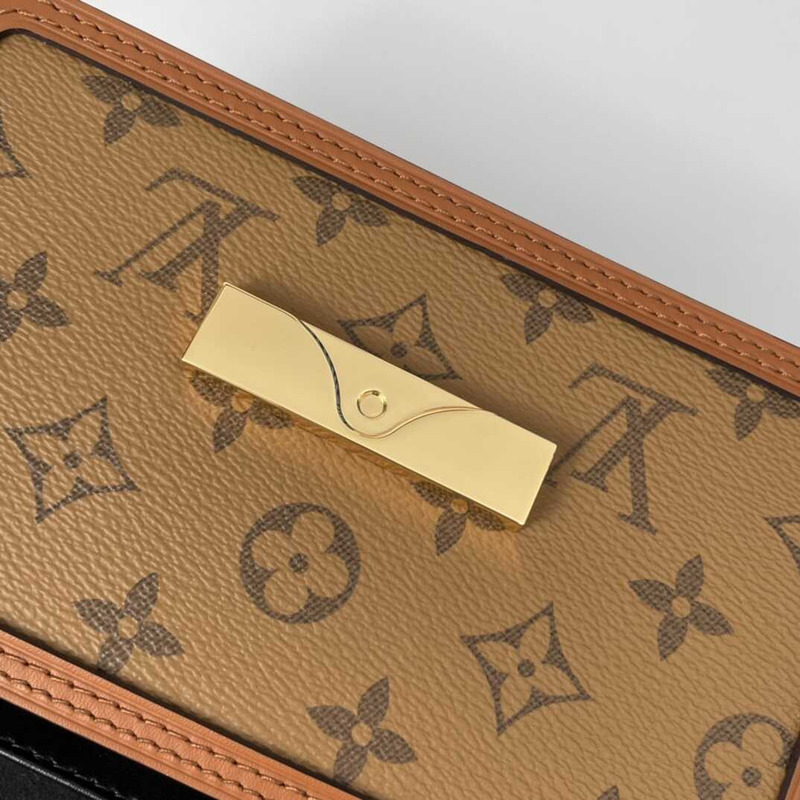 l**is V*t*n dauphine chain wallet reverse monogram bag