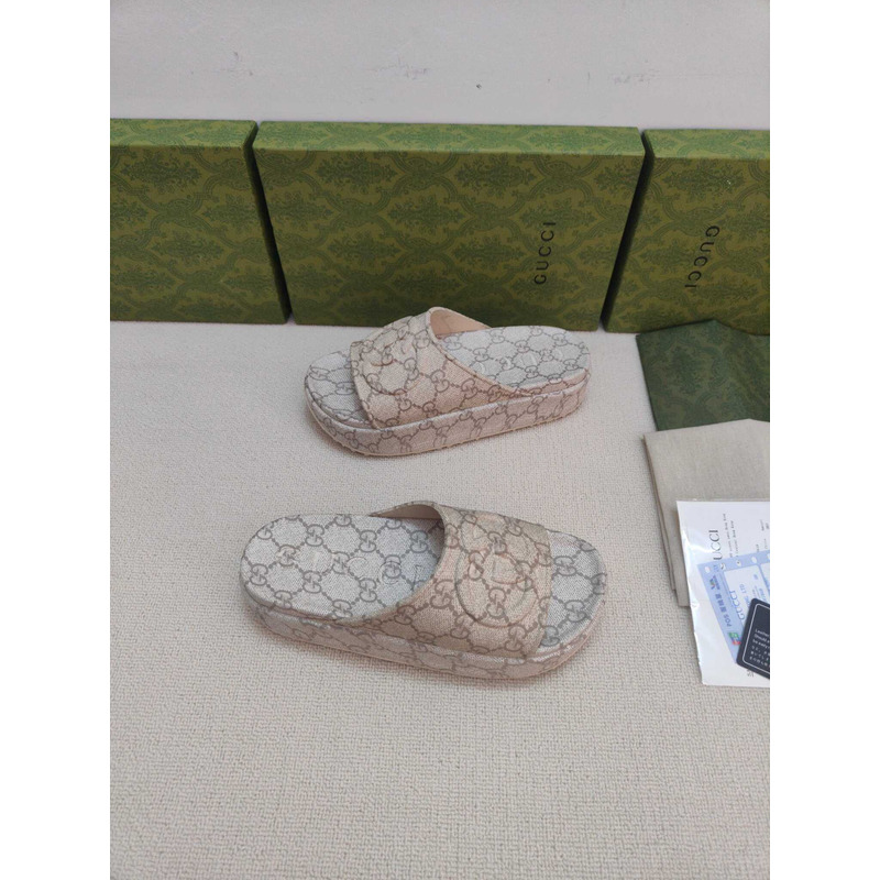 G*u*i slide sandal with interlocking g slides