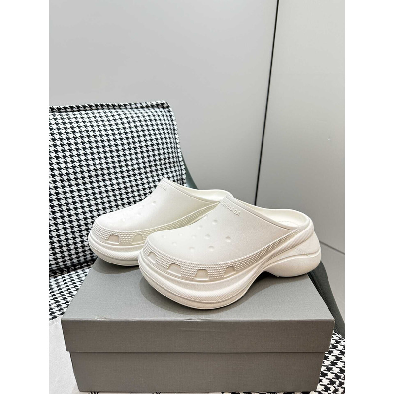 ba*len*cia*ga women\