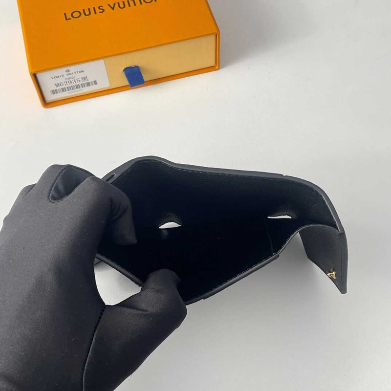 l**is V*t*n zoé wallet monogram empreinte leather black