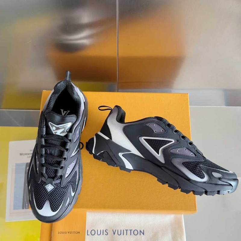 l**is V*t*n runner tatic \