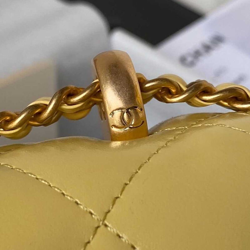 Ch*el classic flap bag in yellow