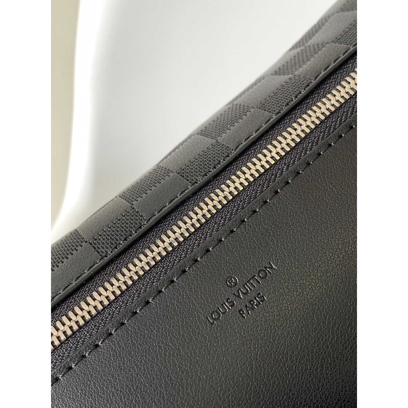 l**is V*t*n campus bumbag