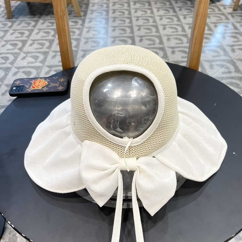 D*or logo bucket hat in white