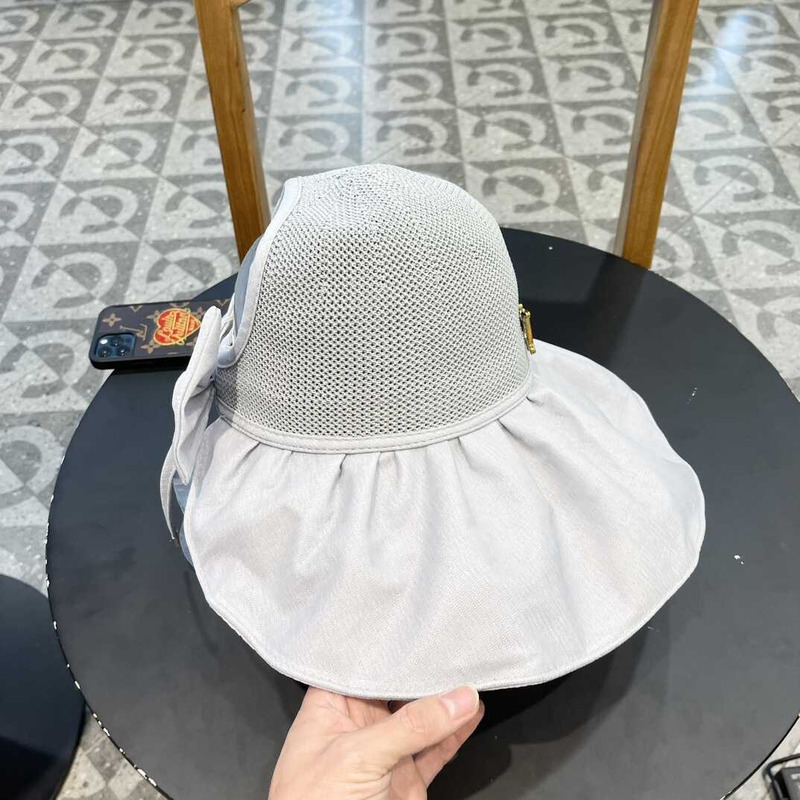 D*or logo bucket hat in white