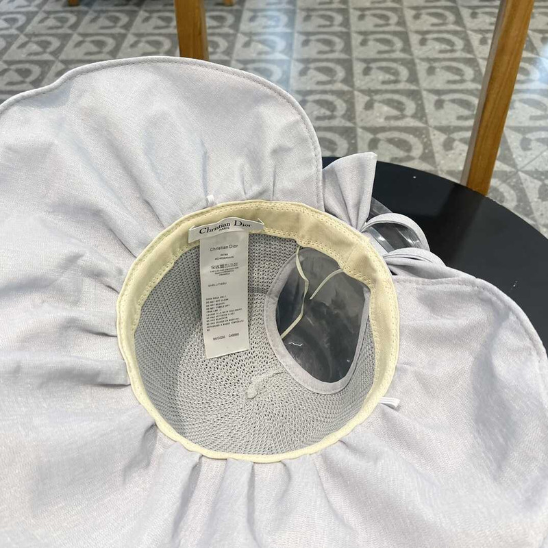 D*or logo bucket hat in white