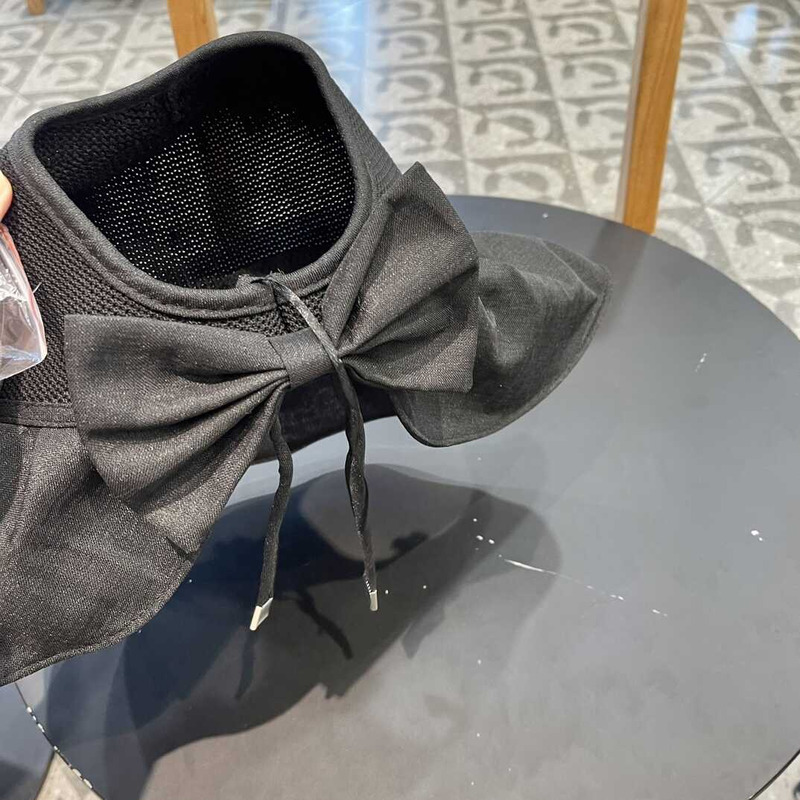 D*or logo bucket hat in black