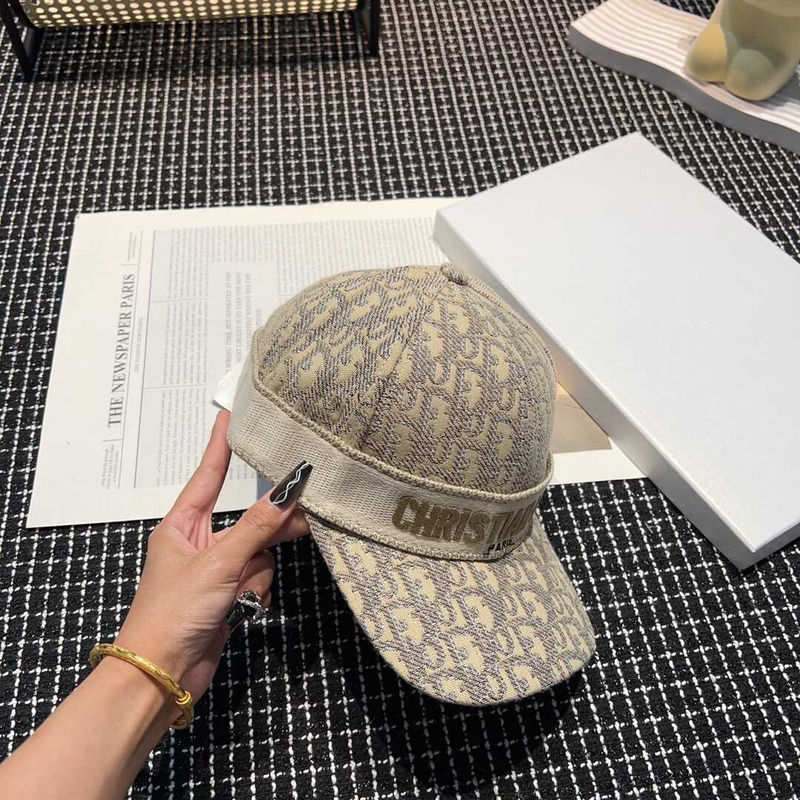 D*or oblique print cap