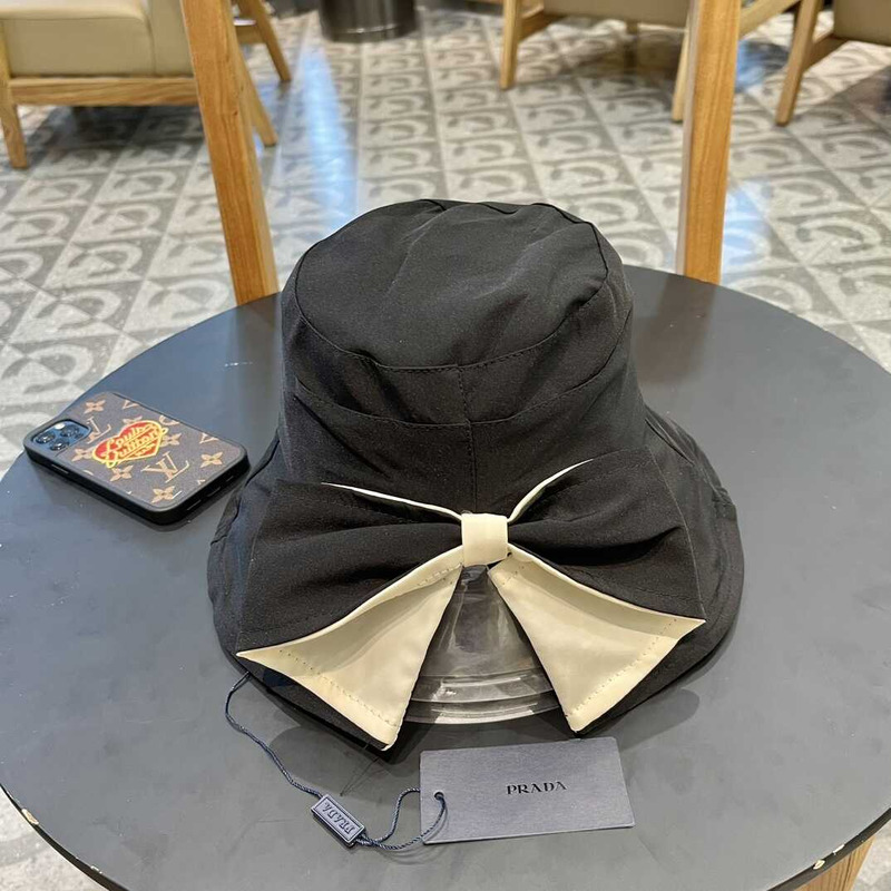 Pra*a large brim sun hat in black