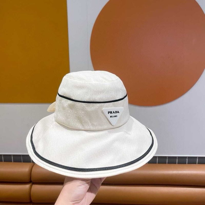 Pra*a bucket hat white