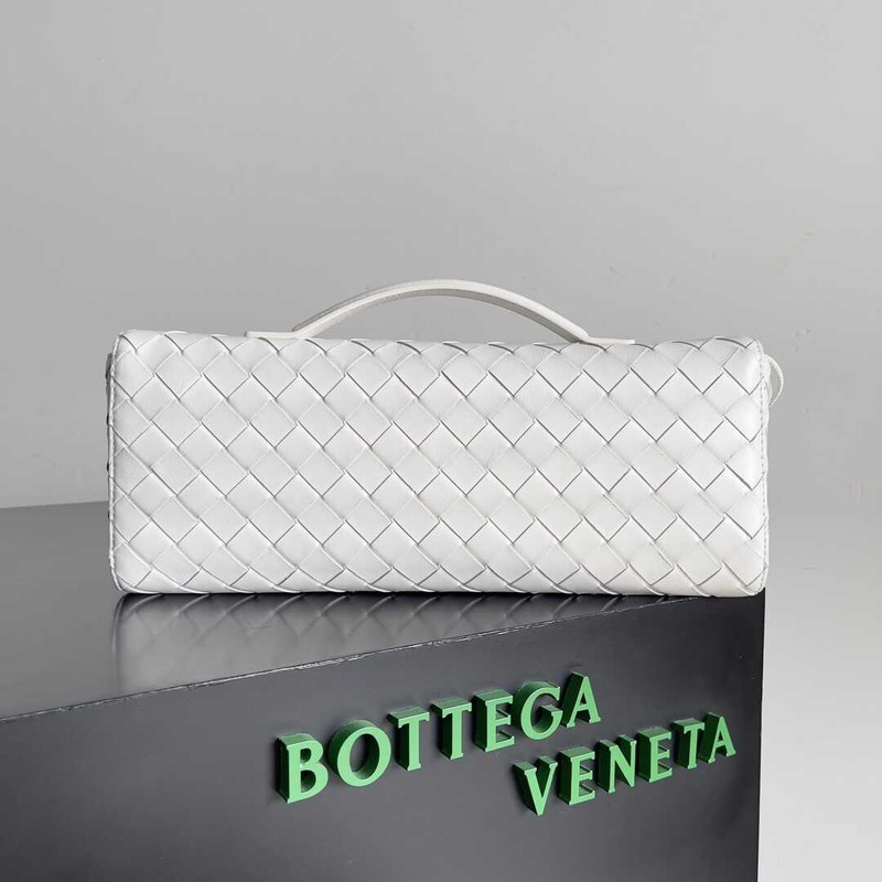 Bo*te*ga ve*ne*ta long clutch andiamo with handle white